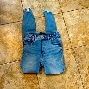 Express light wash ripped jeans size 00